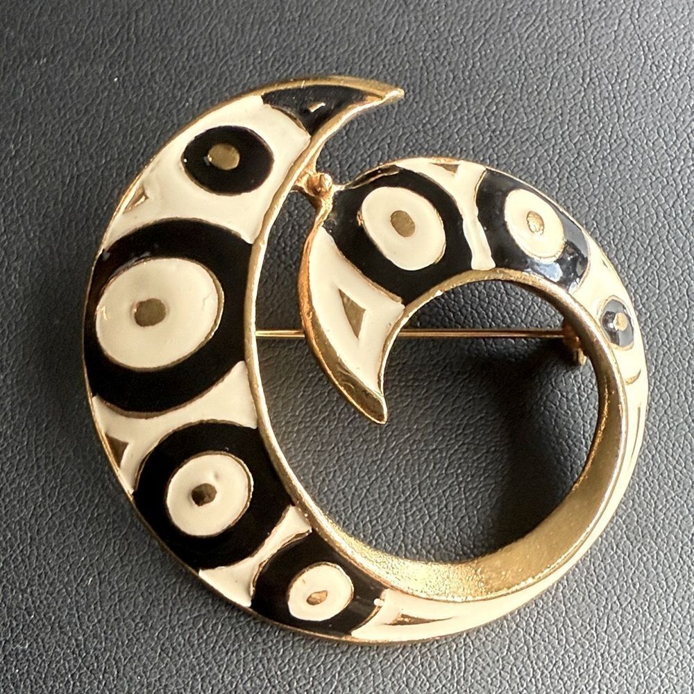 Vintage Swirl Black & Cream Enamel Gold Tone Brooch.